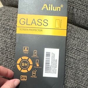 Ailun Glass Screen Protector 3 pack screen and camera - iPhone 17 pro